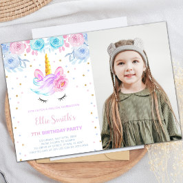 Invitaciones a unicornio con flores verdes rosadas