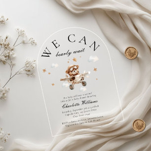 Invitaciones Acrílicas ¡Apenas Podemos Esperar! Oso de Peluche y Avión