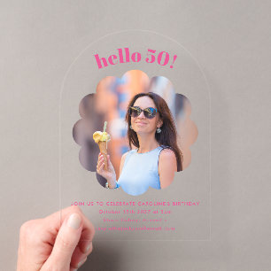 Invitaciones Acrílicas Arco de Foto de Cumpleaños 50 Moderno y Lindo Rosa