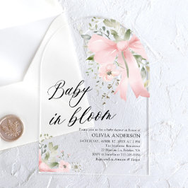 Invitaciones Acrílicas Bebé rosado en arco floral de Baby Shower