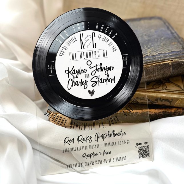 Invitaciones Acrílicas Boda del Arco de Música Retro Black White Vinyl Re (Unique retro black and white vinyl record monogram music theme arch acrylic wedding invitation QR)