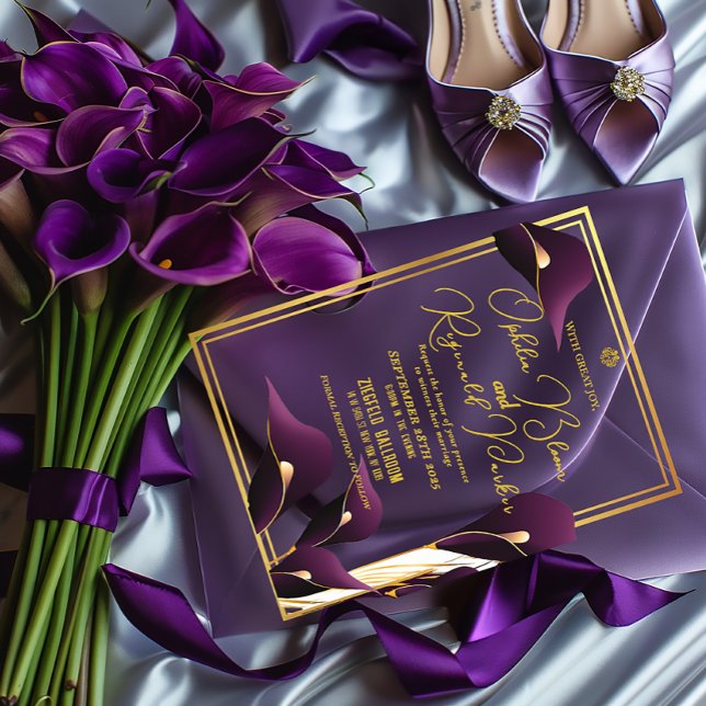 Invitaciones Acrílicas Boda Sofisticada con Lirio de Calla Púrpura (Sophisticated Purple and Gold Calla Lily Acrylic Wedding Invitations/ In clear or frosted )
