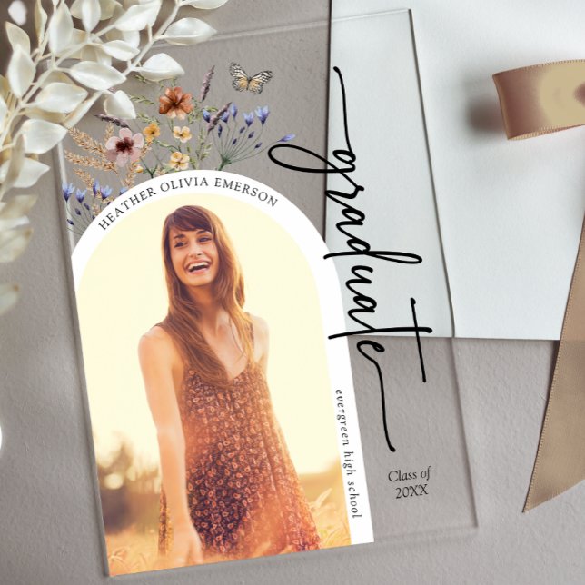 Invitaciones Acrílicas Boho Flor Silvestre Graduada (Boho Wildflower Watercolor Graduate Acrylic Invitations with Butterfly by Painted Paperie
)