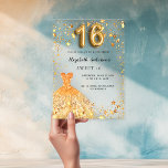 Invitaciones Acrílicas Dulce 16 estrellas de vestir dorado claro<br><div class="desc">Para un elegante Sweet 16,  Un fondo claro y transparente. Decorada con estrellas de oro falsas y un vestido dorado. Personalice y agregue su nombre y detalles del fiesta.</div>