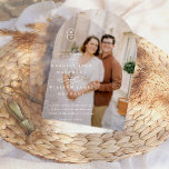 Invitaciones Acrílicas Elegante caligrafía Iniciales Boda Arco Blanco<br><div class="desc">Dé a su boda un toque moderno y sofisticado con elegantes invitaciones acrílicas que destacan con gusto en el trasfondo transparente, creando un efecto único y lujoso. Da una primera impresión impresionante con este diseño refinado. Con un monograma intemporal de sus iniciales en un diseño de cápsulas, tipografía serif clásica...</div>
