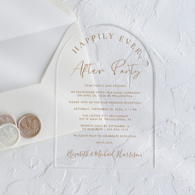 Invitaciones Acrílicas Elegante recepción de boda de arco con guión dorad (Start your forever with elegant arch-shaped acrylic invitations for a timeless Happily Ever After)
