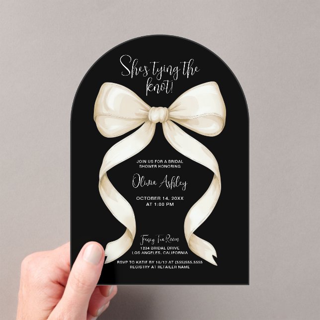 Invitaciones Acrílicas Ella está atando la ducha de novias Knot Bow (Insitu (portátil))