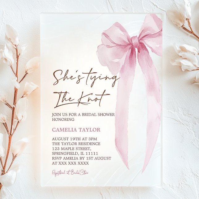 Invitaciones Acrílicas Ella está atando la ducha de novias rosada Knot (Subido por el creador)