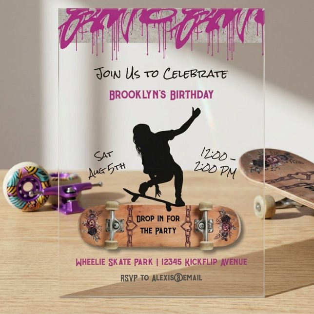 Invitaciones Acrílicas Fiesta de Cumpleaños Única para Adolescente con Ar (Unique purple graffiti skater girl invites in luxe clear acrylic for a dramatic party reveal.)