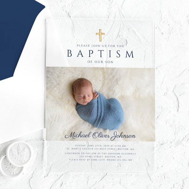 Invitaciones Acrílicas Foto de bautismo de travesía religiosa azul de la  (Modern Navy Blue Religious Cross Boy Baptism Photo Acrylic Invitations)