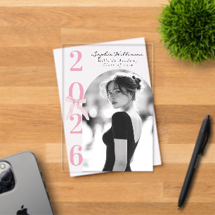 Invitaciones Acrílicas Foto de graduación con lazo rosa en blanco y negro