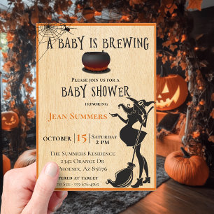 Invitaciones Acrílicas Halloween Baby está preparando la fiesta de revela