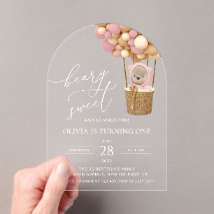 Invitaciones Acrílicas Oso lindo, globos rosados, primer cumpleaños