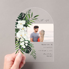 Invitaciones Acrílicas Palm tropical y flor blanca Salven la foto de fech