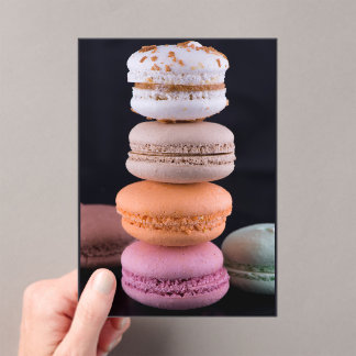 Invitaciones Acrílicas Pila colorida de Macarons franceses