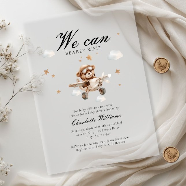 Invitaciones Acrílicas ¡Podemos Esperar! Oso y avión de Teddy (We Can Bearly Wait! Teddy Bear & Airplane Baby Shower White Transparent Acrylic Invitations.)