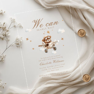 Invitaciones Acrílicas ¡Podemos Esperar! Oso y avión de Teddy