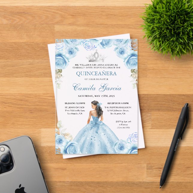 Invitaciones Acrílicas Princesa Floral Dusty Azul y Plata Quinceañera (Insitu (Tarjeta de Invitación))