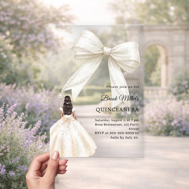 Invitaciones Acrílicas Quinceanera bow ivory dress cream clear luxury (Subido por el creador)