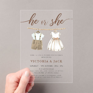 Invitaciones Acrílicas Revelación de género de ropa neutra para bebés