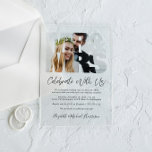 Invitaciones Acrílicas Sr. Sra. Photo Wedding<br><div class="desc">Selección de moda o invitación de boda privado y invitación a la recepción mostrando su foto en un marco "Mr & Mrs." y "Celebrate con nosotros" en un guión moderno. Agregue sus nombres en un script similar a la firma.</div>
