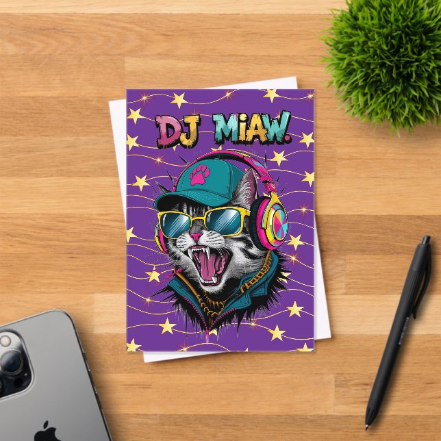 Invitaciones Acrílicas Street Cat DJ Attitude – Bold Streetwear Art (Insitu (Tarjeta de Invitación))