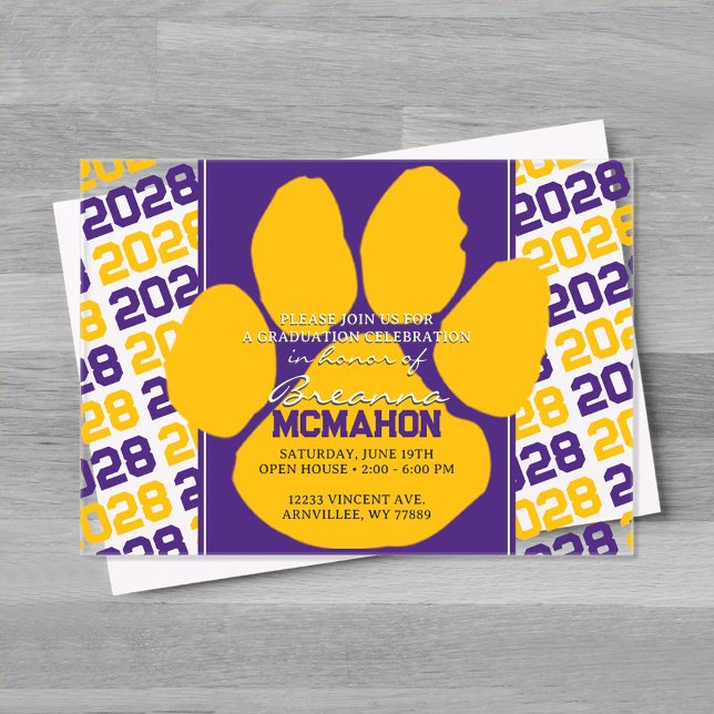 Invitaciones Acrílicas Transparencia de la huella de la graduación de oro (Purple and Yellow Gold Frosted Acrylic Pawprint Graduation Invitation)