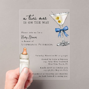 Invitaciones Acrílicas Un Tini está en camino Baby Shower de Martini Azul