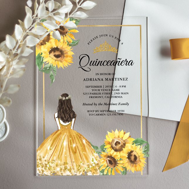 Invitaciones Acrílicas Vestido floral amarillo girasoles dorado quinceane (Subido por el creador)