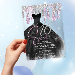 Invitaciones Acrílicas Vestido negro rosa estilo rosa dulce 16 monograma