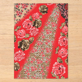 Invitaciones Acrílicas Vibrante tela roja con intrincados diseños florale