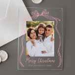 Invitaciones Acrílicas Vintage Pink Bow Merry Christmas Photo<br><div class="desc">Celebre la temporada de fiestas con esta tarjeta de Navidades acrílicos, que incluye la foto de su familia, bellamente enmarcada por un arco rosado festivo y una cinta sobre un fondo acrílico helado o transparente. El elegante saludo "Feliz Navidad" está escrito en un encantador guion manuscrito rosado, añadiendo un toque...</div>