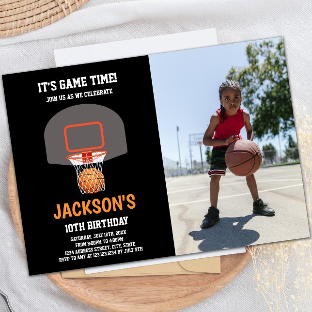 Invitaciones al baloncesto Naranja negro con foto (Black Orange Basketball Invitations with photo)