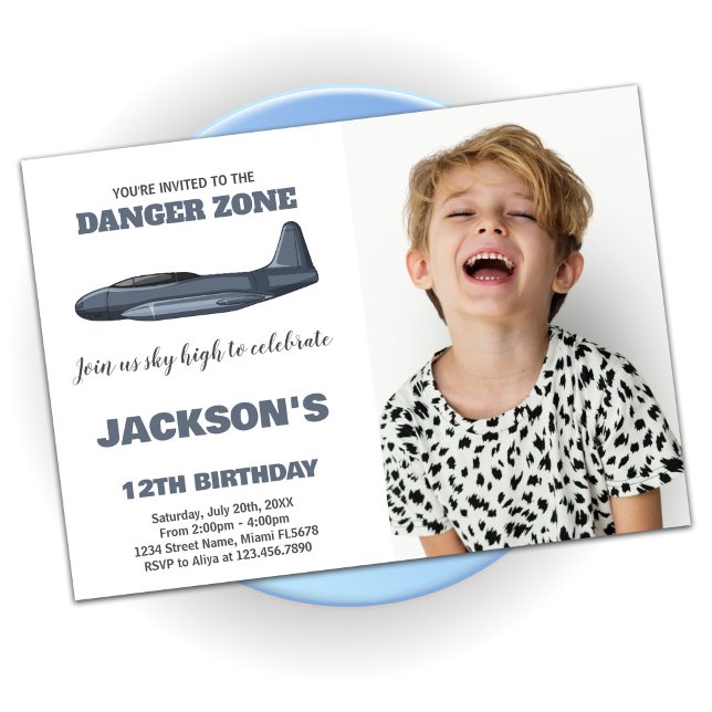 Invitaciones al cumpleaños de Fighter Jet Gray con (Fighter Jet Birthday Invitations Gray with photo)