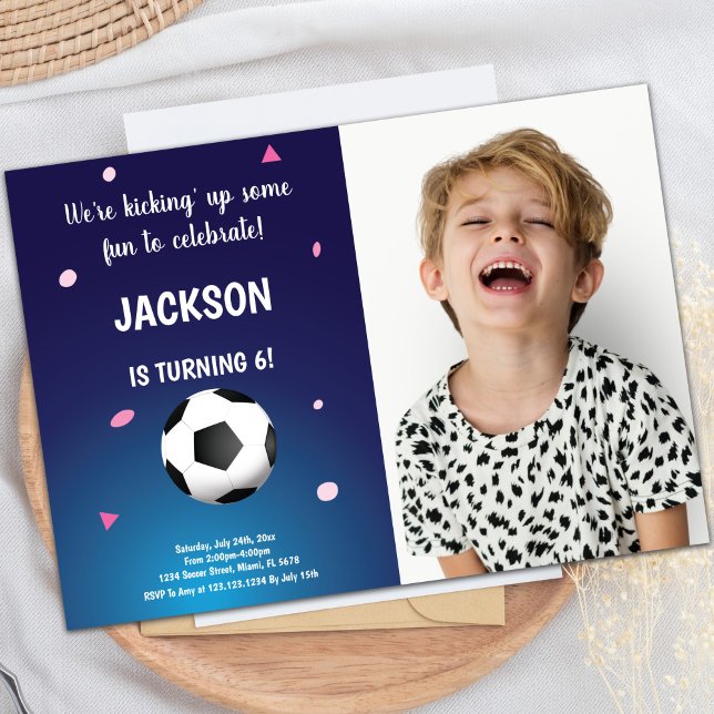 Invitaciones al cumpleaños del fútbol azul y oscur (Blue Dark Soccer Birthday Invitations with photo)
