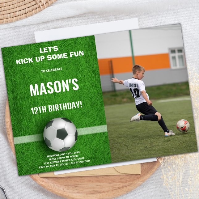 Invitaciones al cumpleaños del partido de fútbol v (Green Soccer Birthday Invitations with photo)