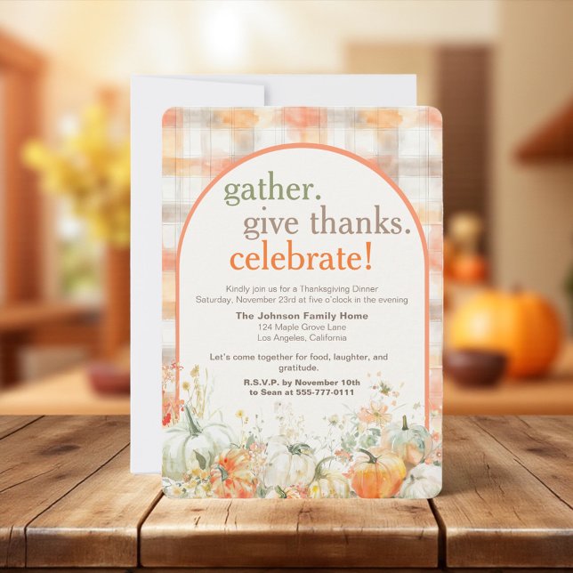 Invitaciones de Acción de Gracias para Reunión de  (Gather Give Thanks Celebrate arch Thanksgiving invitation card with gingham pattern”)