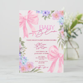 Invitaciones de baby shower florales rosadas.