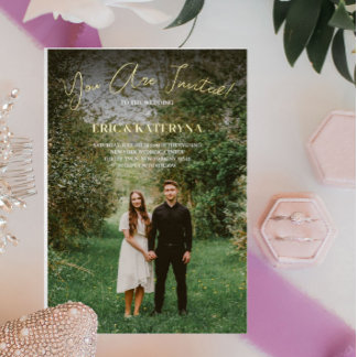 Invitaciones de boda con foto y acentos de lámina 