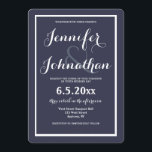 Invitaciones de boda modernas en azul marino<br><div class="desc">Invitaciones de alta calidad.</div>