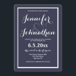 Invitaciones de boda modernas en azul marino<br><div class="desc">Invitaciones de alta calidad.</div>