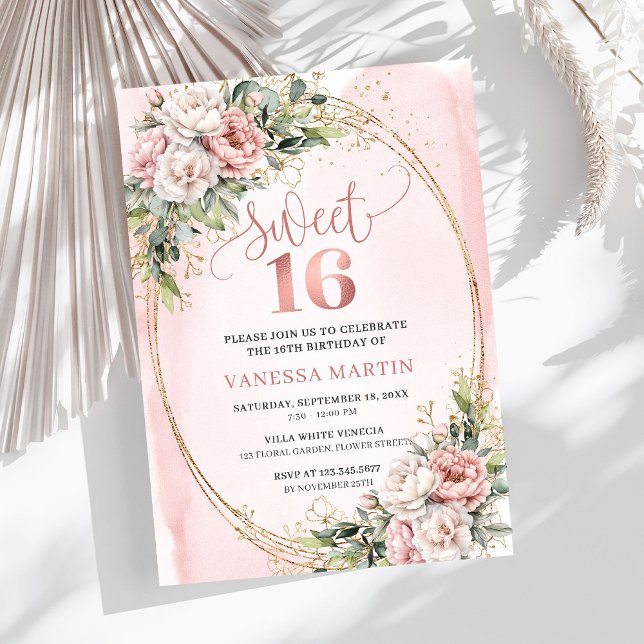 Invitaciones de cumpleaños 16 con flores rosadas y (Pastel Pink Flowers Greenery 16th Birthday Invitation Design

)