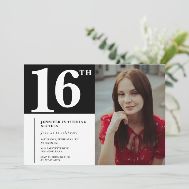Invitaciones de cumpleaños 16 negras Modernas Chic (Anverso de pie)