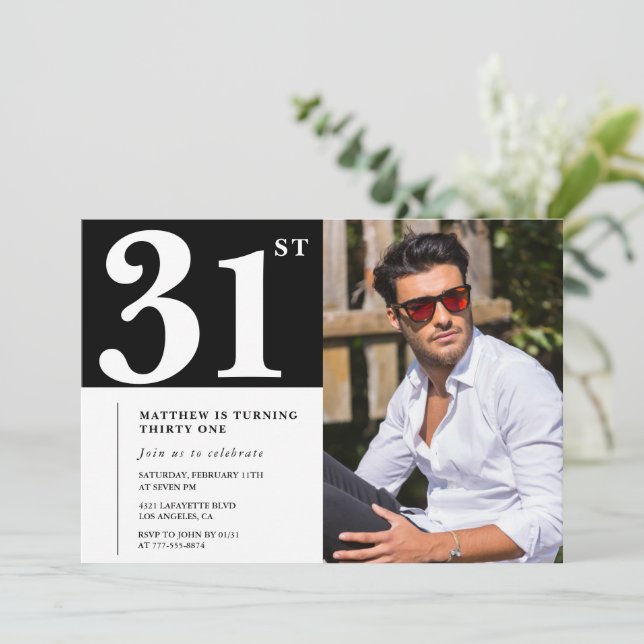Invitaciones de cumpleaños 31 negro y blanco (Anverso de pie)