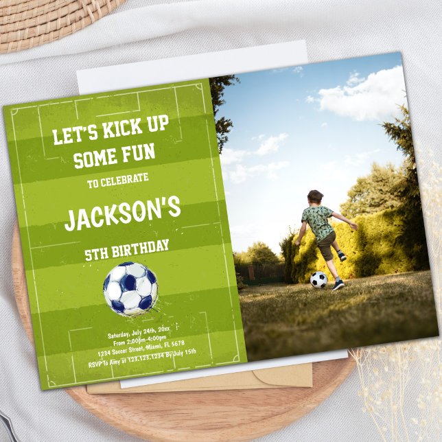 Invitaciones de cumpleaños al fútbol en la planta  (Soccer Floor Soccer Birthday Invitations w photo)