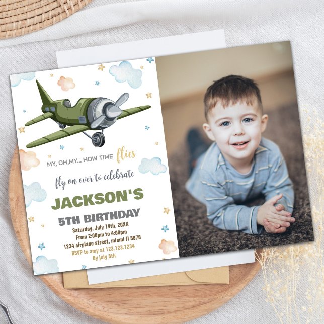 Invitaciones de cumpleaños de avión verdes con fot (Airplane Birthday Invitations Green With Photo)