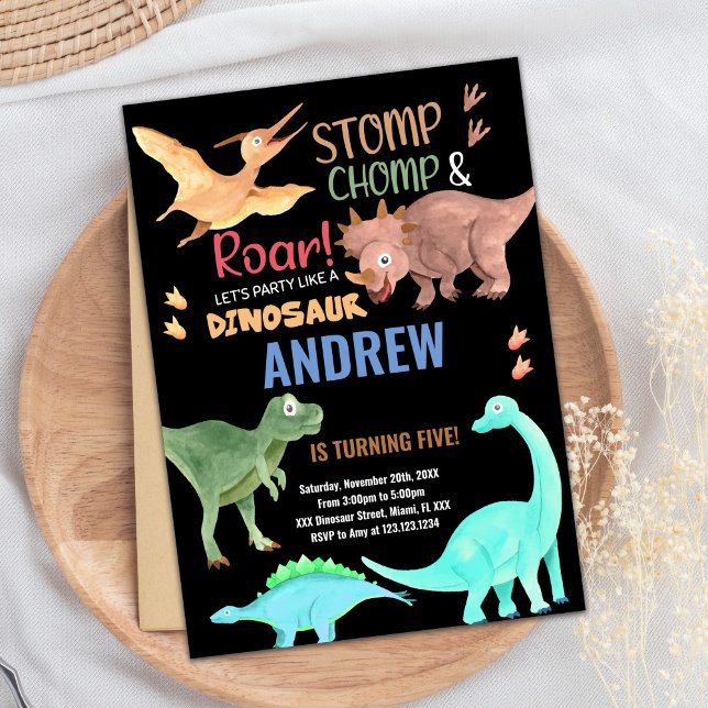 Invitaciones de cumpleaños de dinosaurios verdes d (Black Orange Green Dinosaur Birthday Invitations)