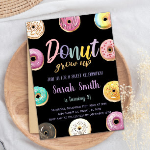 Invitaciones de cumpleaños de donut rosado negro