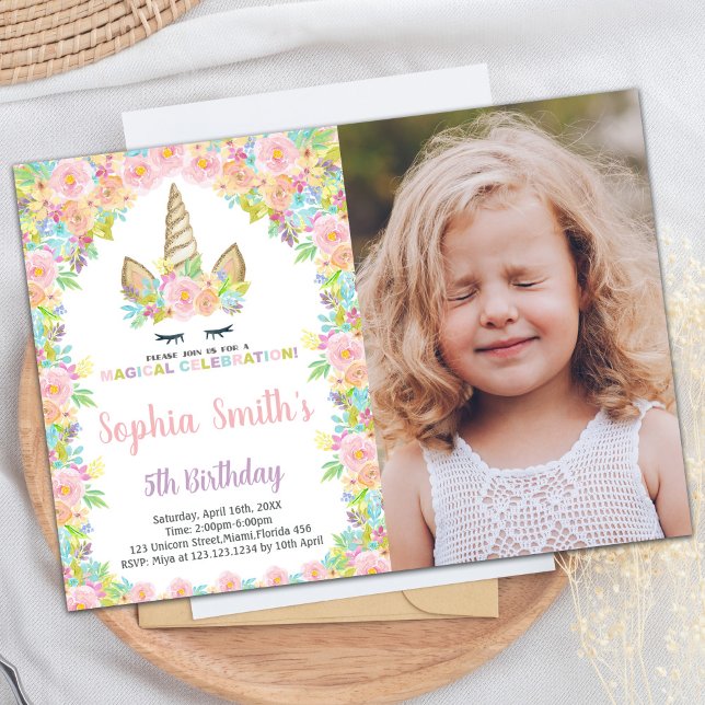 Invitaciones de cumpleaños de Floral White Unicorn (Floral White Unicorn Birthday Invitations w photo)