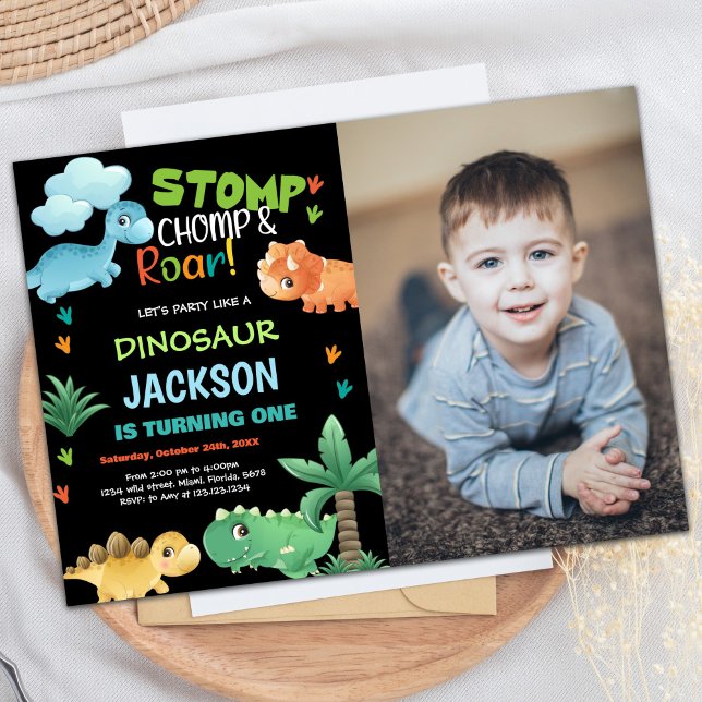 Invitaciones de cumpleaños de los dinosaurios verd (Photo Green Black Dinosaur Birthday Invitations)